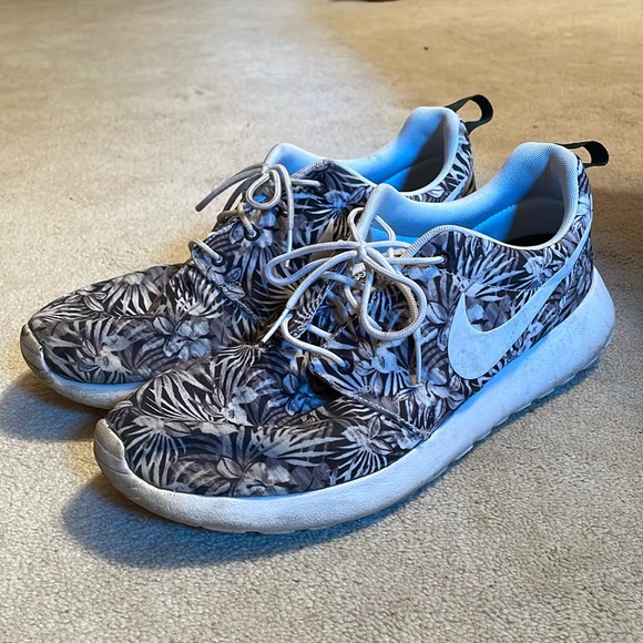 Nike Roshe - Picture 1 of 8